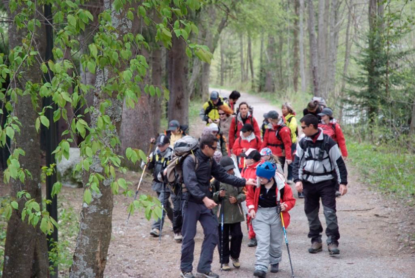 Encouragements de Loïc pour rattraper les 1ers ! Le retard du petit groupe détalant compensé…