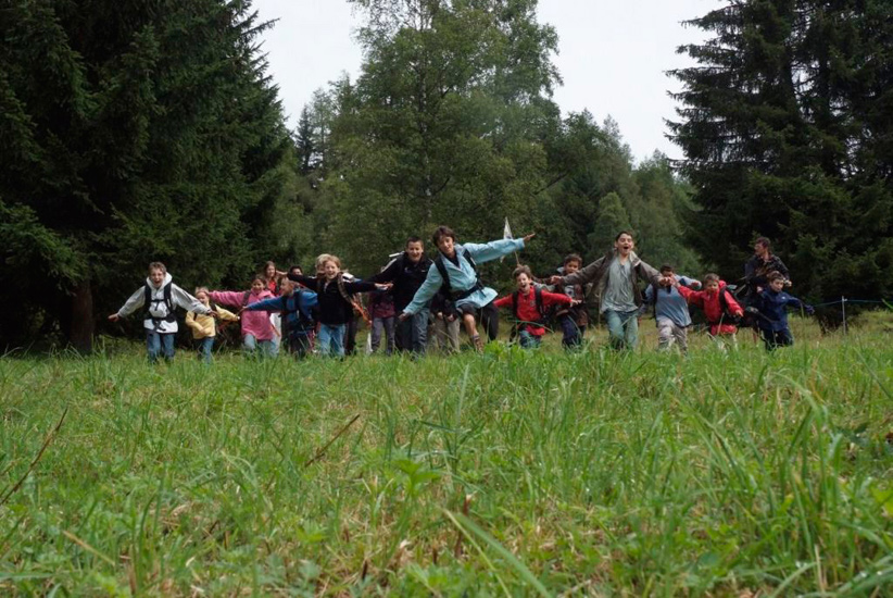 Petit délire commun dans la clairière, juste avant de reprendre la marche !