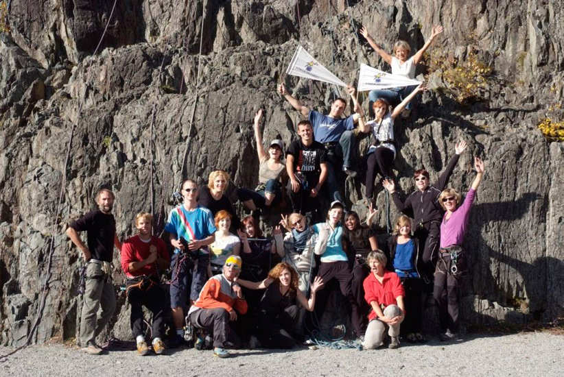 Tous réunis au pied des voies pour la traditionnelle photo de groupe