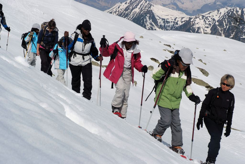 Sous l’œil avisé de Christine, les filles s’appliquent pour leur traversée ! (Gaëlle, Bilitis et Amélé)