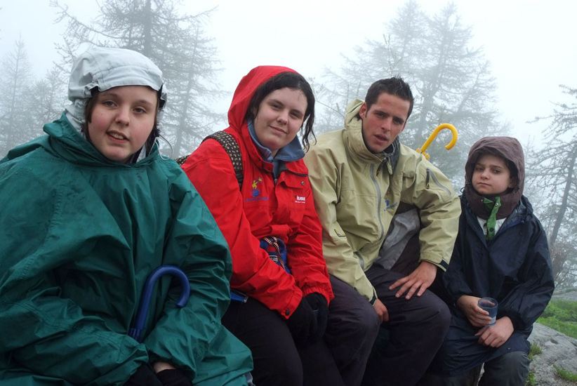 Il faut savoir faire des pauses pour aller loin, surtout quand les conditions sont extrêmes ! (Elodie, Cindy et Loïc).