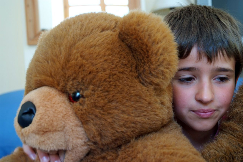Tu lui fais la tête à ton nounours Héloïse ?