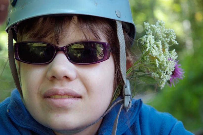 Alors Mélissa, tu ramènes des souvenirs des montagnes dans ton casque ?