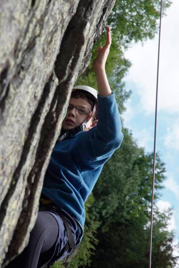 Lucas, pro de la varappe, attaque rapidement une voie difficile !