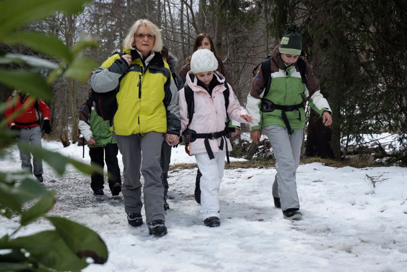 On part pour une première petite promenade d’adaptation cet après-midi, en avant Leslie et Laura !