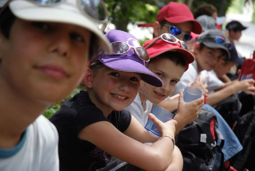 A la ribambelle, petite pause rafraîchissante ! (Ian, Emma, Corentin)