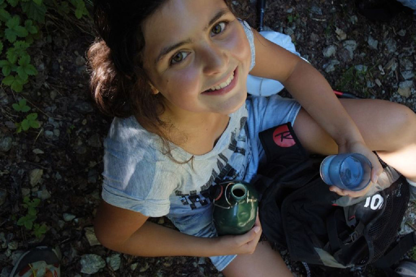 Petite pause rafraîchissante pour Laura.