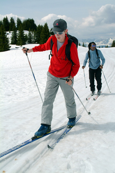 Fais gaffe Théophile, t’as un ski qui déraille !