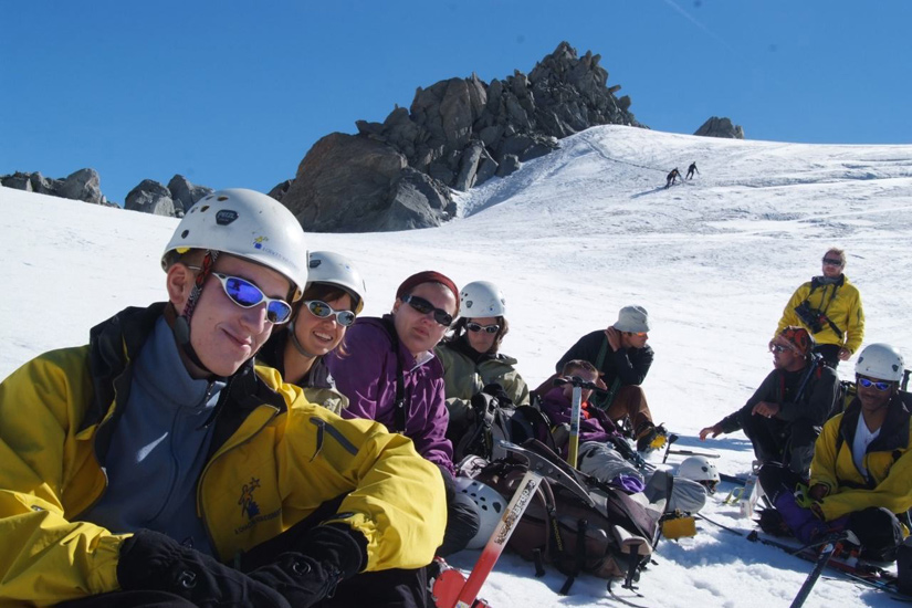Petit moment de repos ! Sur les visages, on lit le bonheur de vivre une telle expérience !