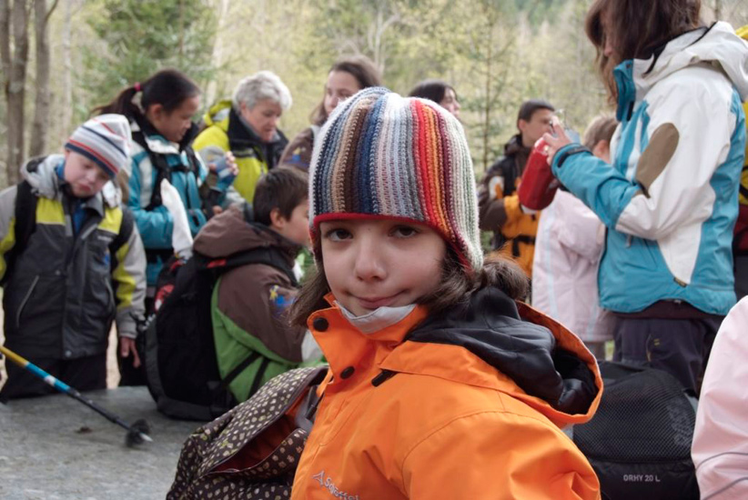 Jolie petite fille à bonnet aux sourires ! (Maeva)