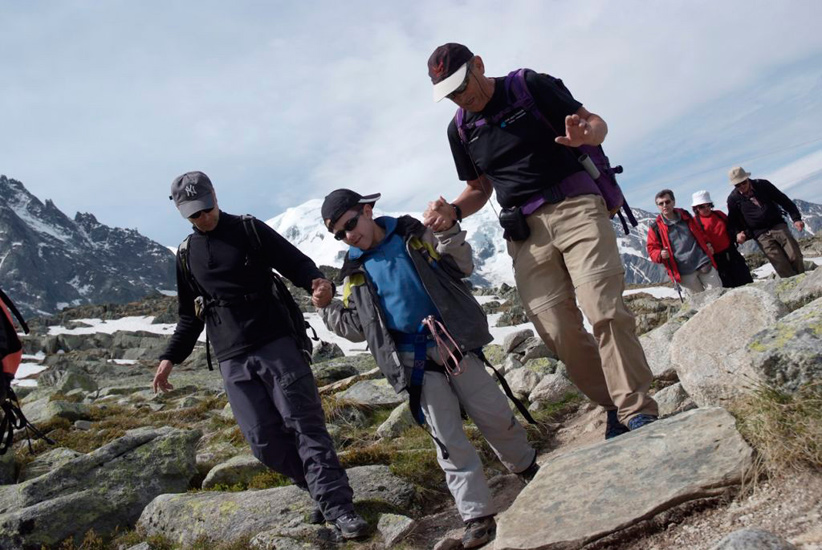 Très à l’aise sur les cailloux, Julien est le roi de la randonnée en montagne !