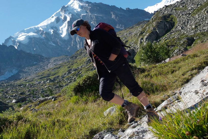Tout en décontraction, Mathilde poursuit son petit bout de chemin…