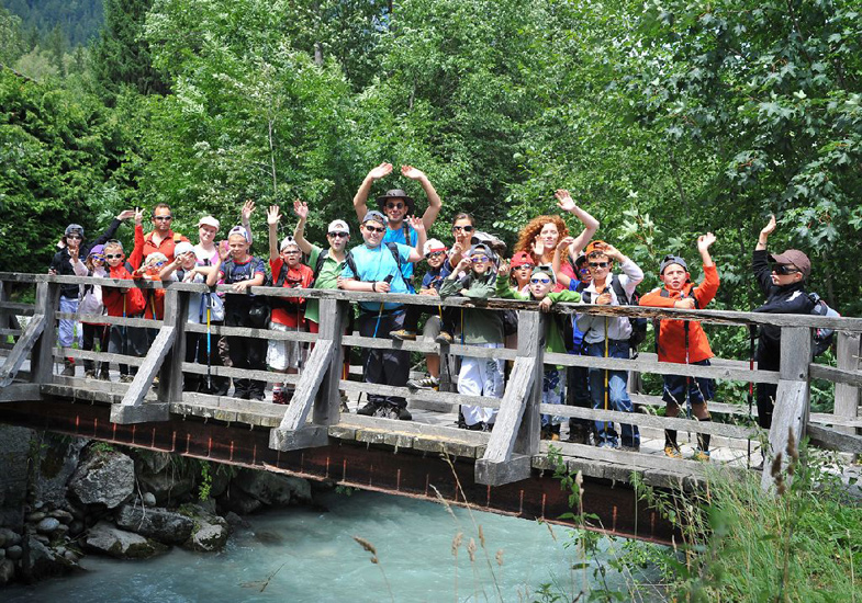 Sur le pont des Praz on y danse, on y danse !