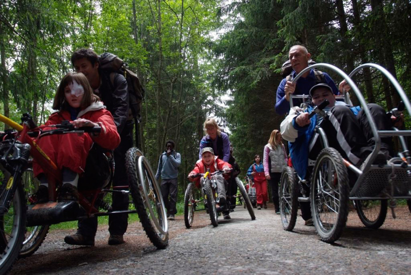 Pousseurs au dos et karts aux paumes !