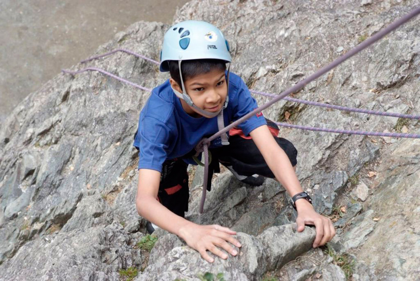 Adam s’entraîne pour le championnat de la montée la plus rapide et croyez moi, il est rapide !