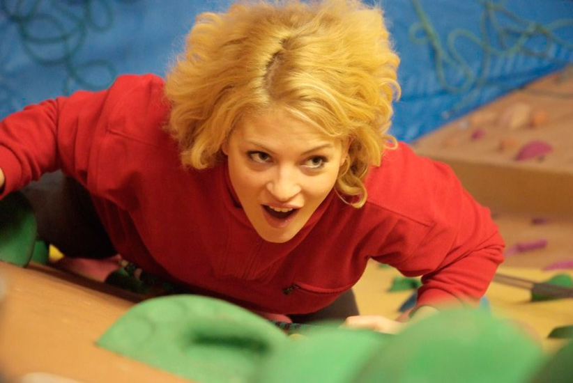 Fougueuse et ébouriffante, la belle Laura assure le spectacle