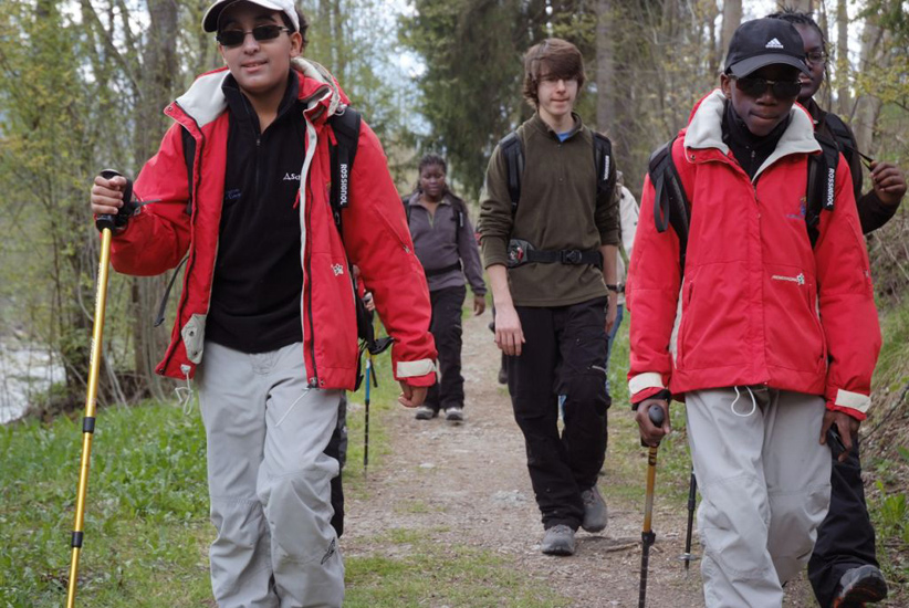 En avant pour la découverte de la forêt chamoniarde ! (Hamza, Romain et Brandy)