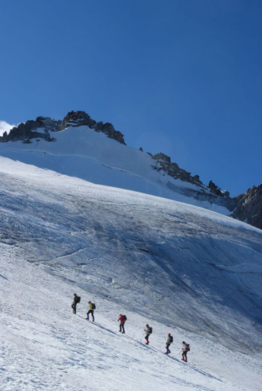 Dans le grand vide blanc et venté des Grands Montets !