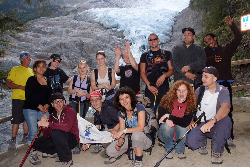 Tout le monde est au pied du glacier !