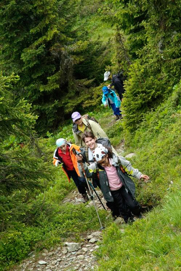 Le groupe n°2 fait la jonction et vient se rallier à nous ! Au vu des visages souriants, leur plaisir est intact.