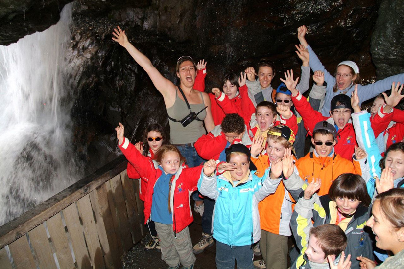 On est tous vraiment très fort, on arrive à passer derrière les cascades !