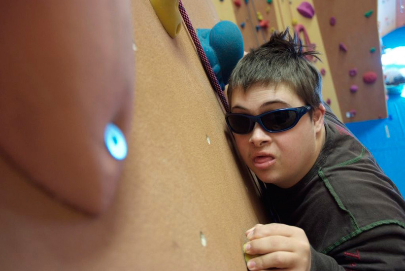 Quand on est une star, on ne se sépare jamais de ses lunettes ! (Nicolas)