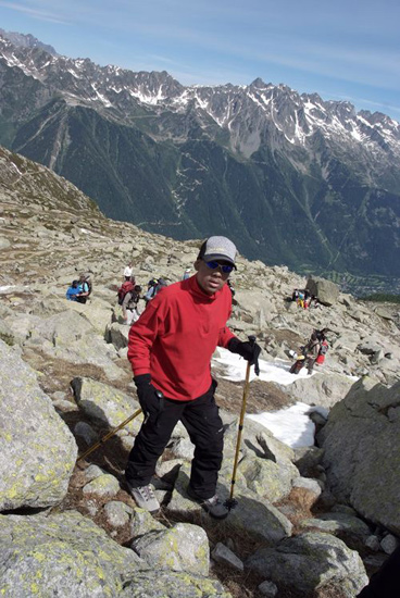 Autant les bâtons peuvent te servir Thomas, autant ce n’est pas la peine de chausser les skis !