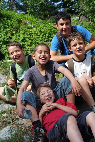 Y’a d’la joie chez nos petits champions, ils ont vu le plus grand glacier d’Europe ! (Thibault, Ilias, Julien, Maxime et Brieuc).