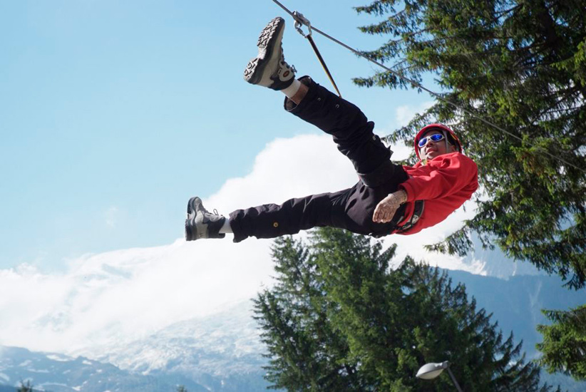 Un peu d’étirements dans les airs, ça détend Thomas !