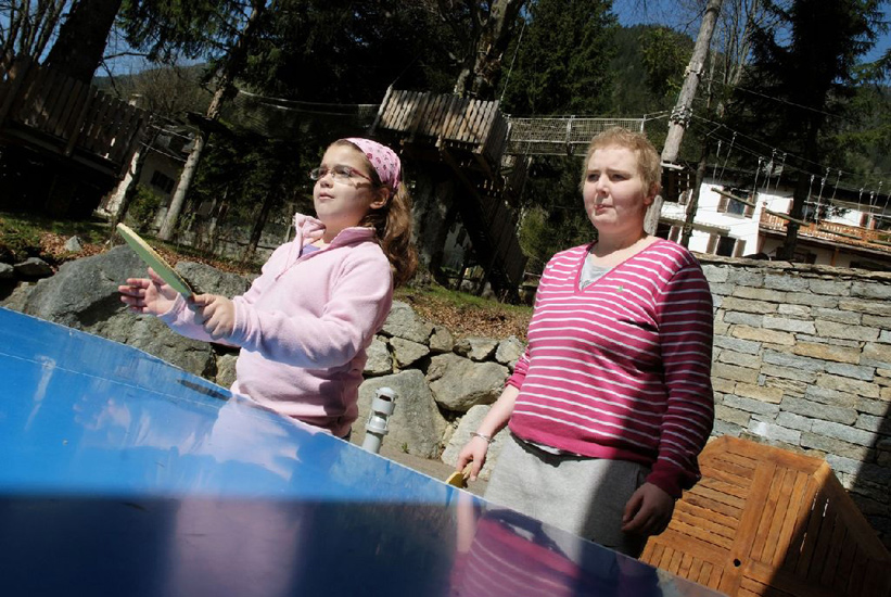 Les filles au ping-pong.