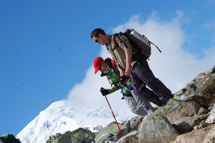 Entourés des plus hauts sommets des Alpes, nous poursuivons notre approche ! (Jonathan et JB)