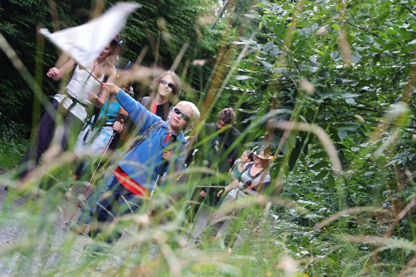 Assemblée en herbe que le photographe épie…