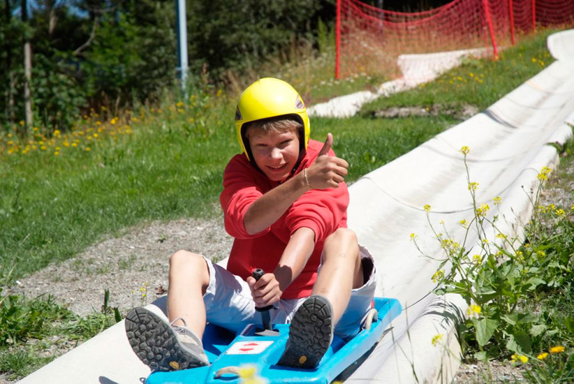 C’est le top la luge et Kamil en profite !