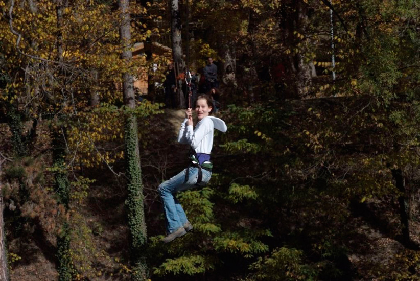 Ana-Maria perdue dans les airs ! Environ 150m de descente !