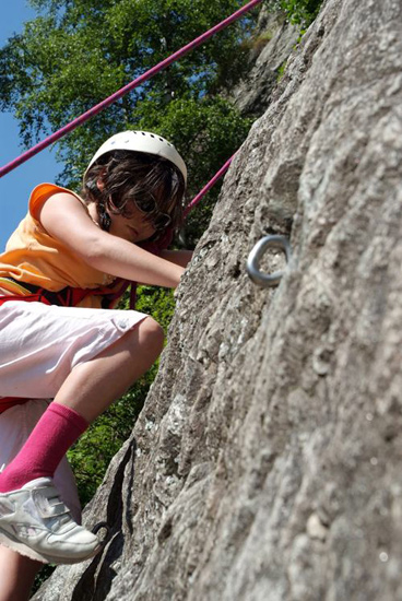Pour Mathilda, escalader est aussi simple que de monter des marches !