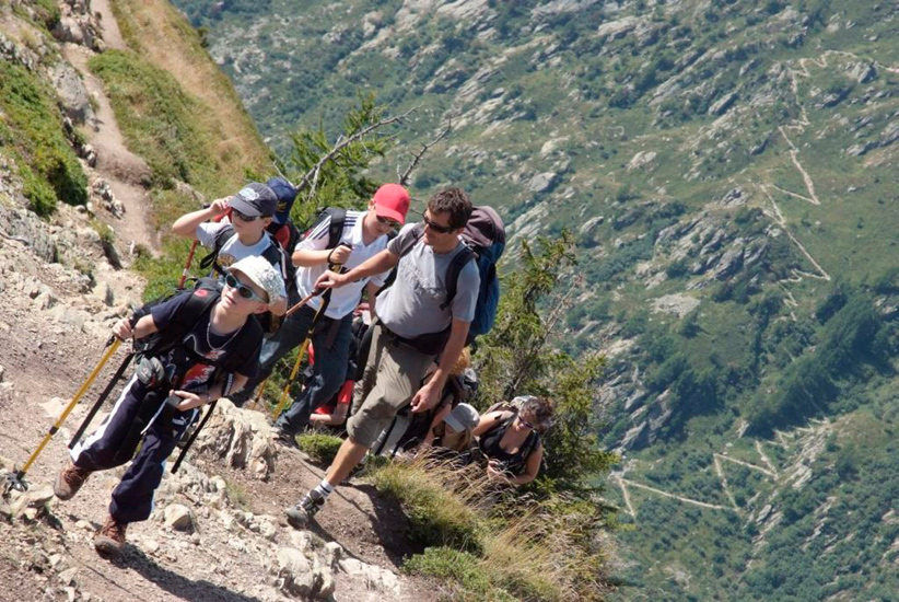 Nous approchons du but ! De notre position, nous apercevons au loin l’Aiguille des Posettes !