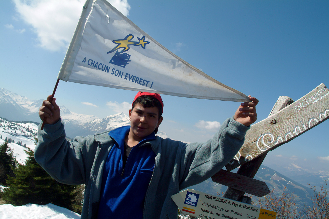 Et nous y voilà ! Ismaïl peut brandir le fanion : il a fait son Everest !