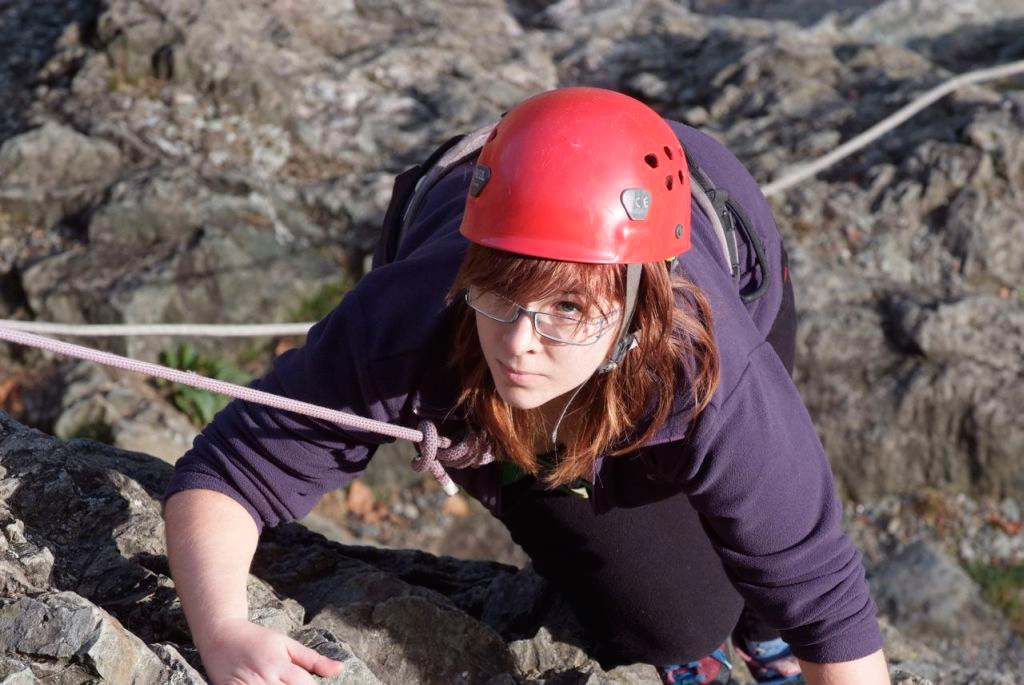 L’œil rivé vers le sommet, la souple et concentrée Sarah