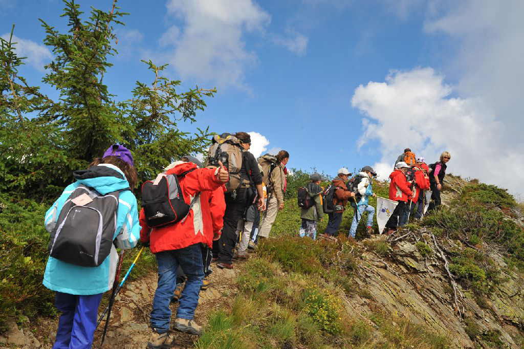 Tous en scène pour la dernière montée.