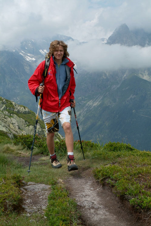 Simon n’hésite pas une seconde, il avale le dénivelé à une vitesse folle !