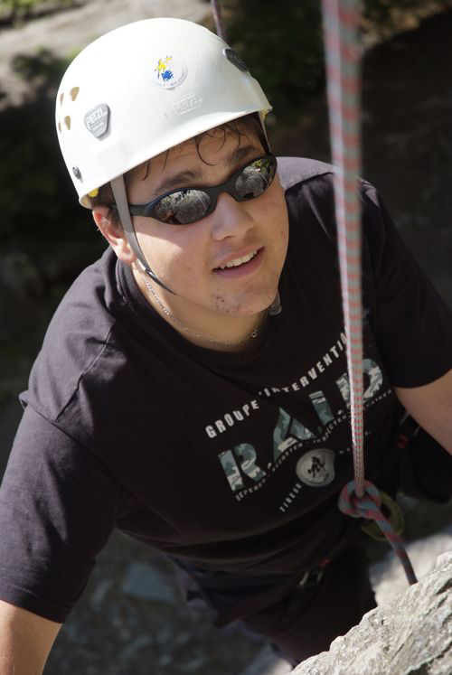 Ça a l’air d’être dans tes cordes l’escalade, n’est-ce pas Christopher ?