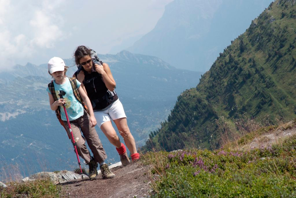 C’est très important de regarder où on met les pieds en montagne, comme le fait Lauren !