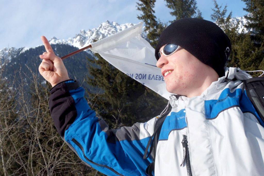 Stan pointe du doigt le sommet qu’il rêve d’atteindre !