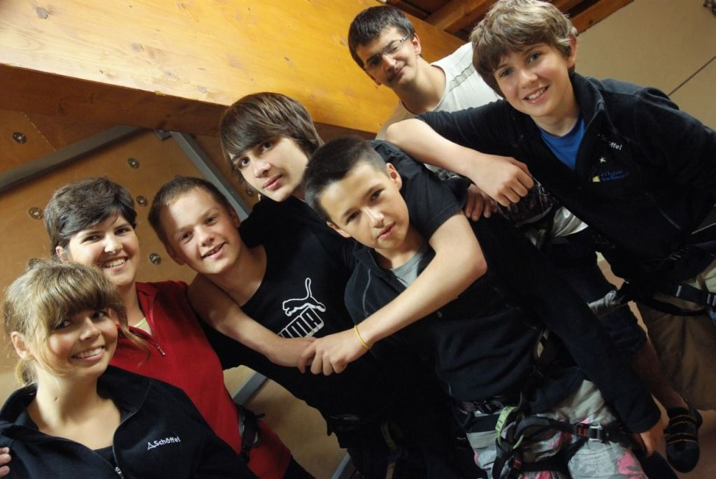 Aïna, Mélanie, Ludo, Brian, Romain, Baptiste et Charles.