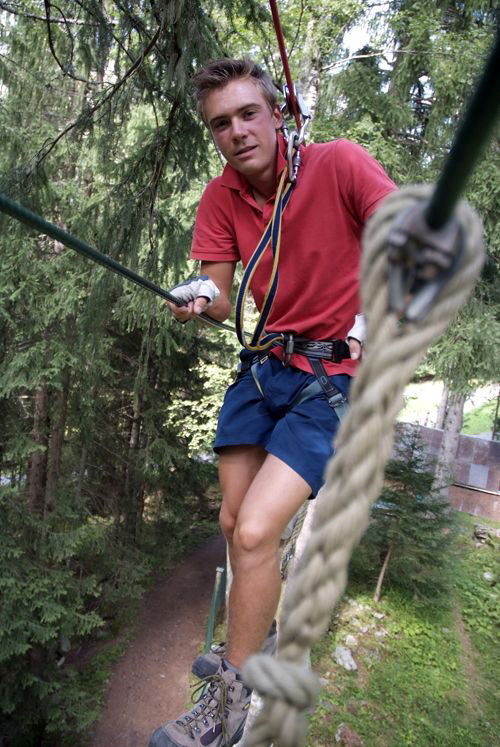 Trop facile pour Thibaut le parc aventure !
