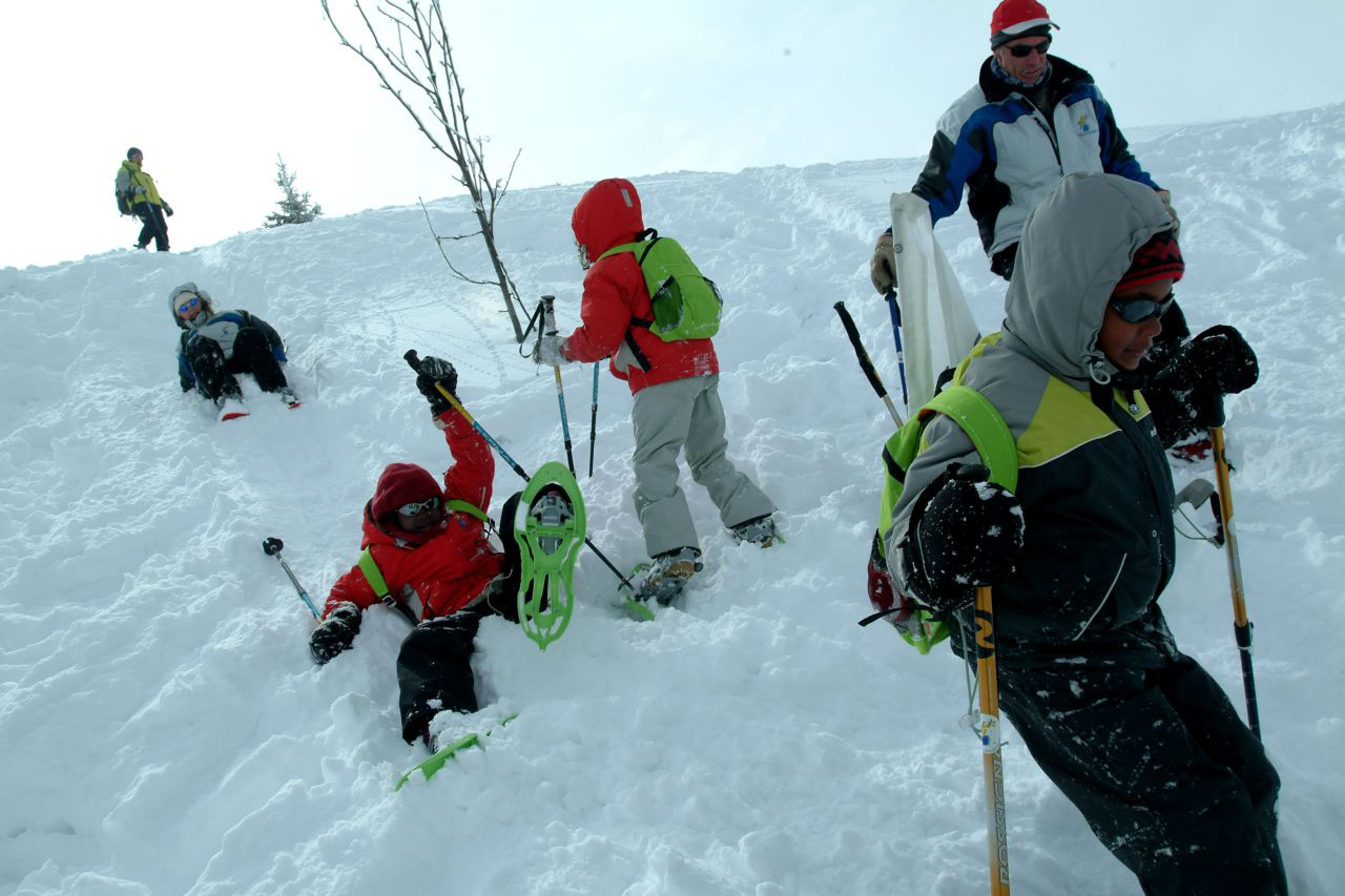 Même en haute montagne on peut trouver des embouteillages...de raquettes !