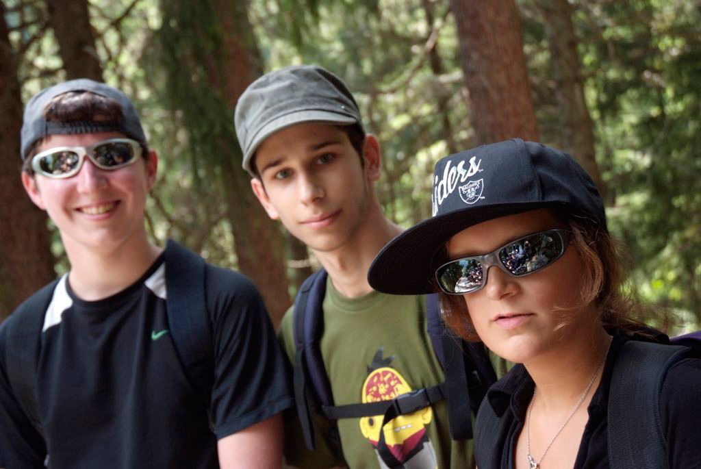 Entre les arbres, les champions ! (Justine, Robin et Ghislain)