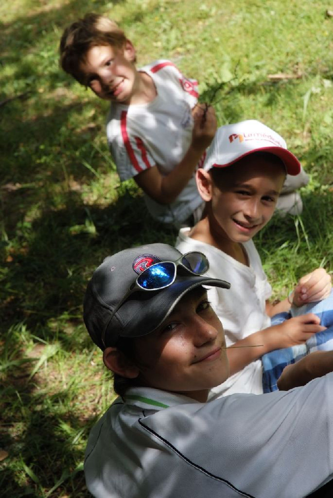 Trio de rigolo sur le gazon ! (Guillaume, Lucas et Alvin)