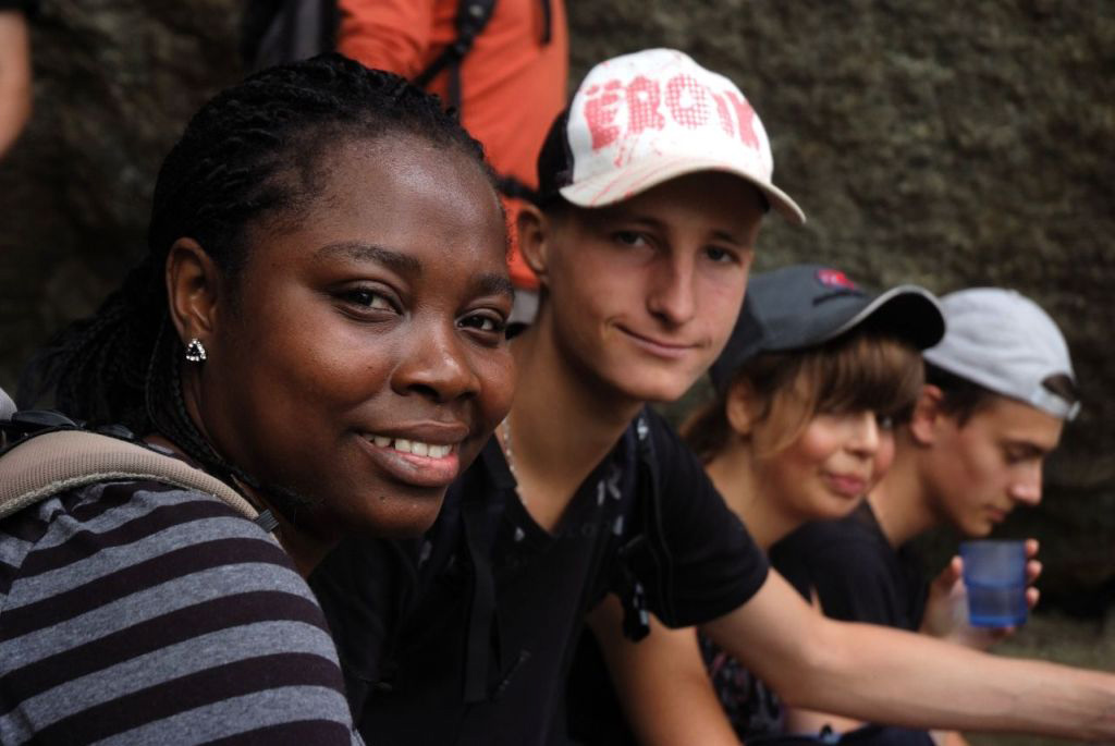 Quatuor d’alpinistes en pause : Edwige, Quentin, Aïna, Antoine !