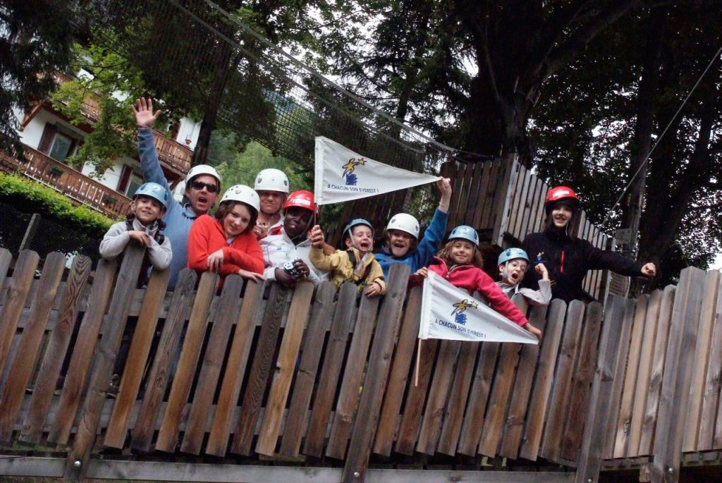 La bande de joyeux drilles posée en passerelle pour la traditionnelle photo !